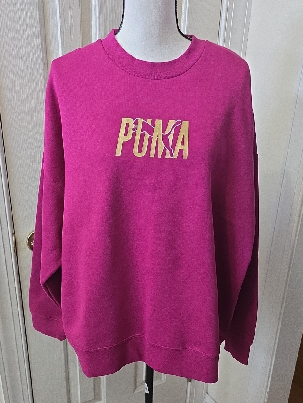 PUMA SIGNATURE BRAND WOMEN'S MAGENTA PULLOVER ATHLETIC SWEATSHIRT SIZE MEDIUM